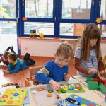 تأثیر بازی‌های گروهی در مهد کودک بر رشد اجتماعی کودکان